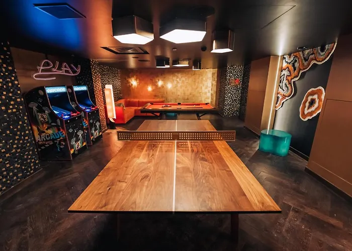 Superior East Wing By Five