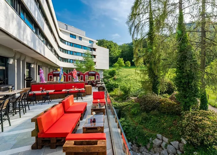 Superior East Wing By Five 4*